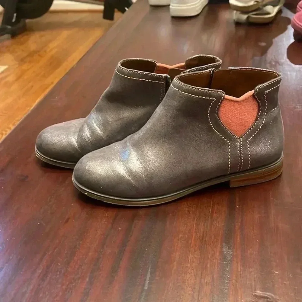 Love brand silver and pink ankle boots size 13